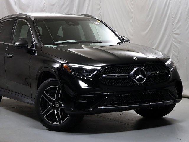 New 2026 Black Mercedes-Benz GLC 300 image 28