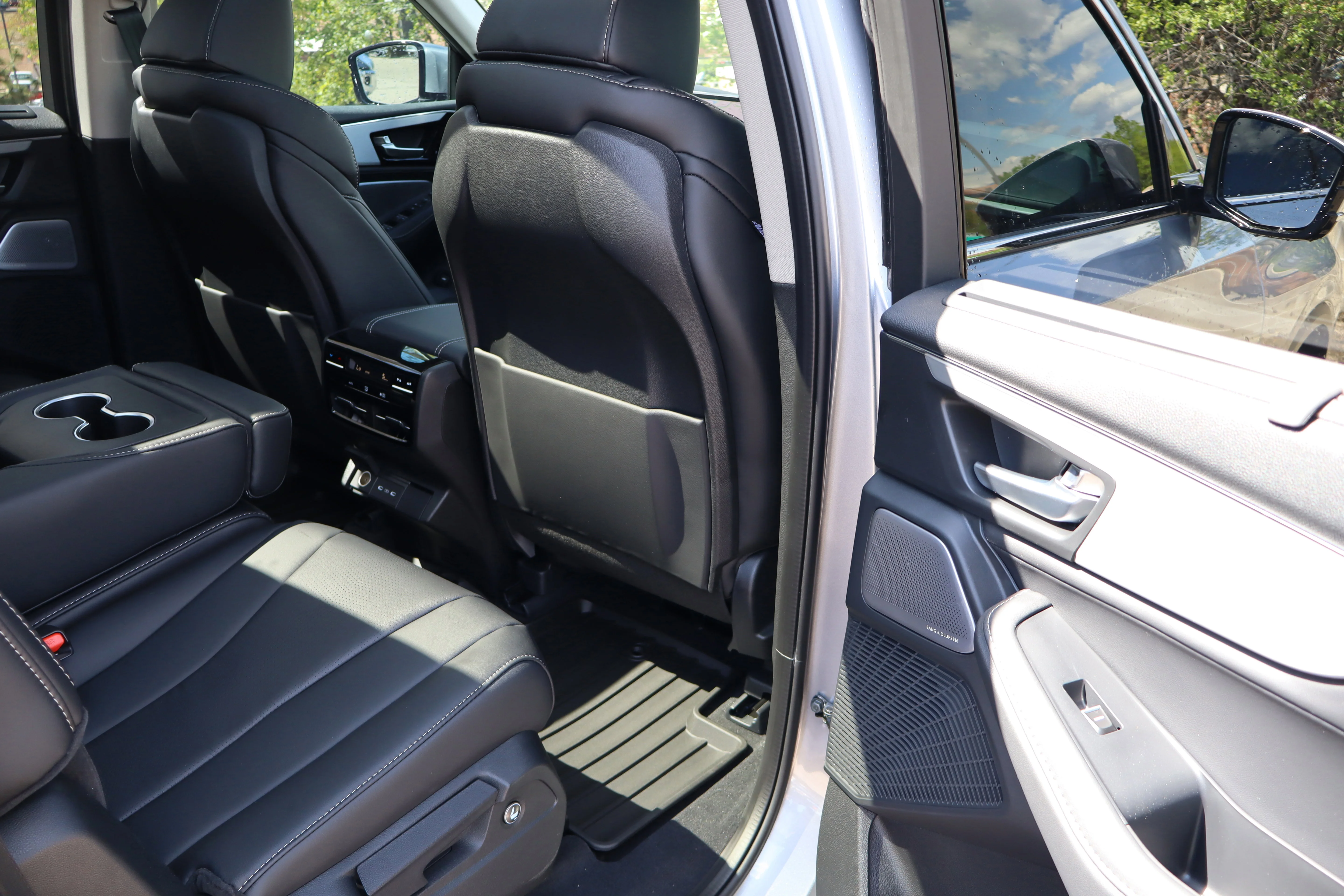 New 2026 Solar Silver Metallic Acura w/Technology Package image 31
