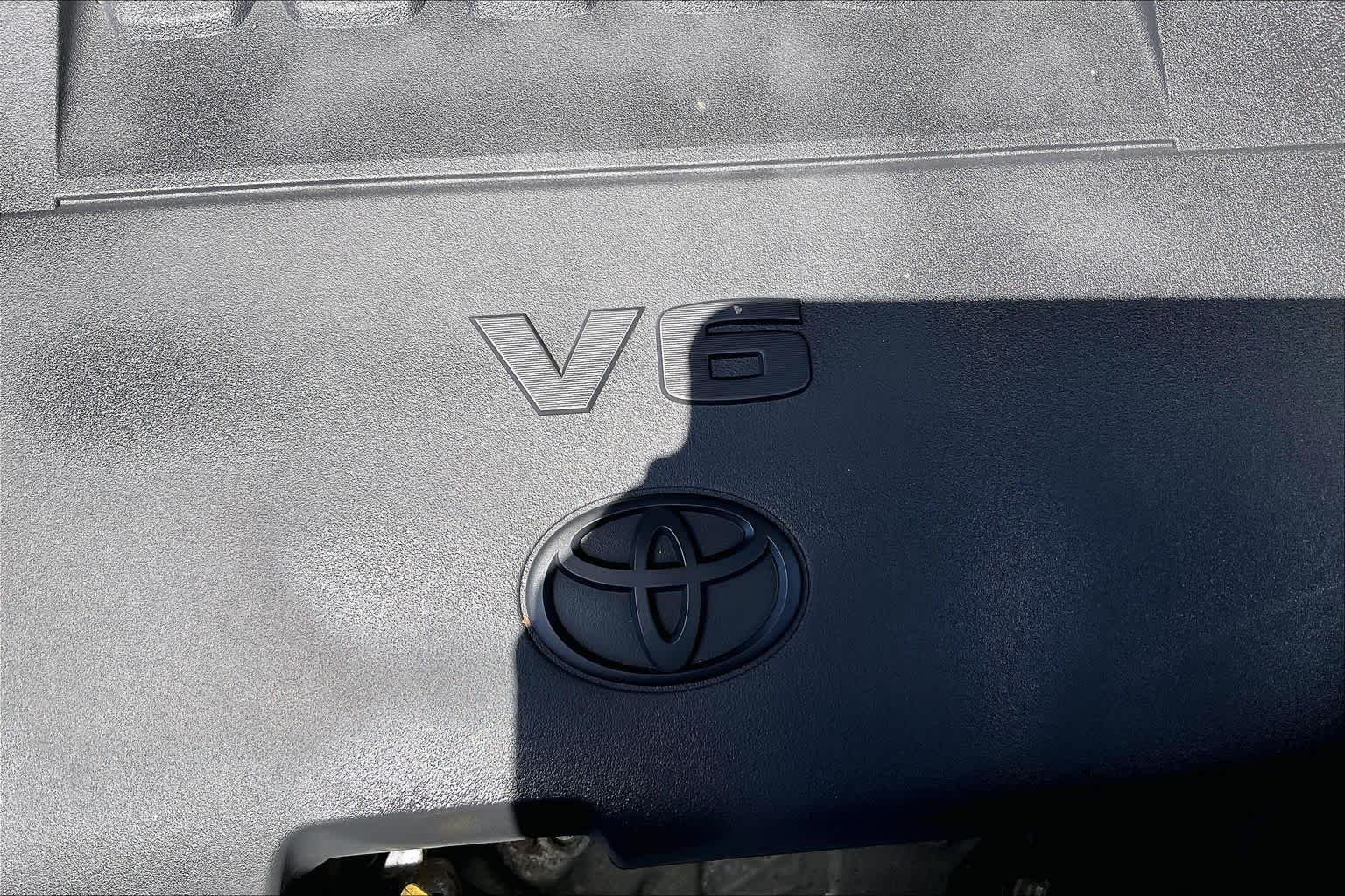 Used 2014 Attitude Black Metallic Toyota XLE image 31