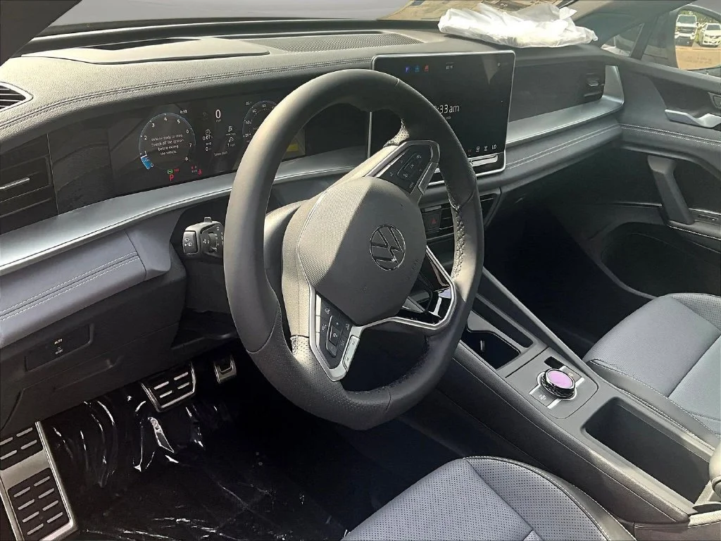 New 2026 Beige/tan Volkswagen SE R-Line Black image 9