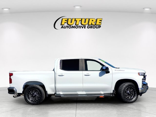 Used 2019 White Chevrolet LT image 3