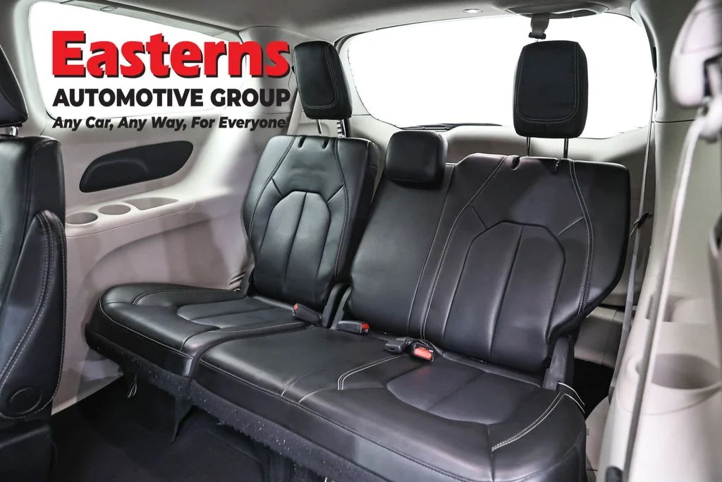 Used 2023 Silver Chrysler Touring L image 28