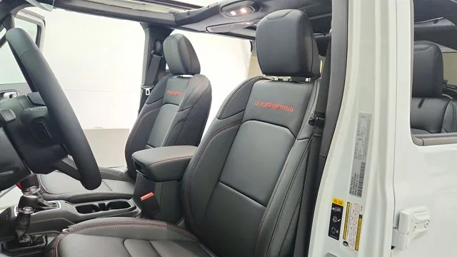 New 2026 Bright White Clearcoat Jeep Rubicon X image 17