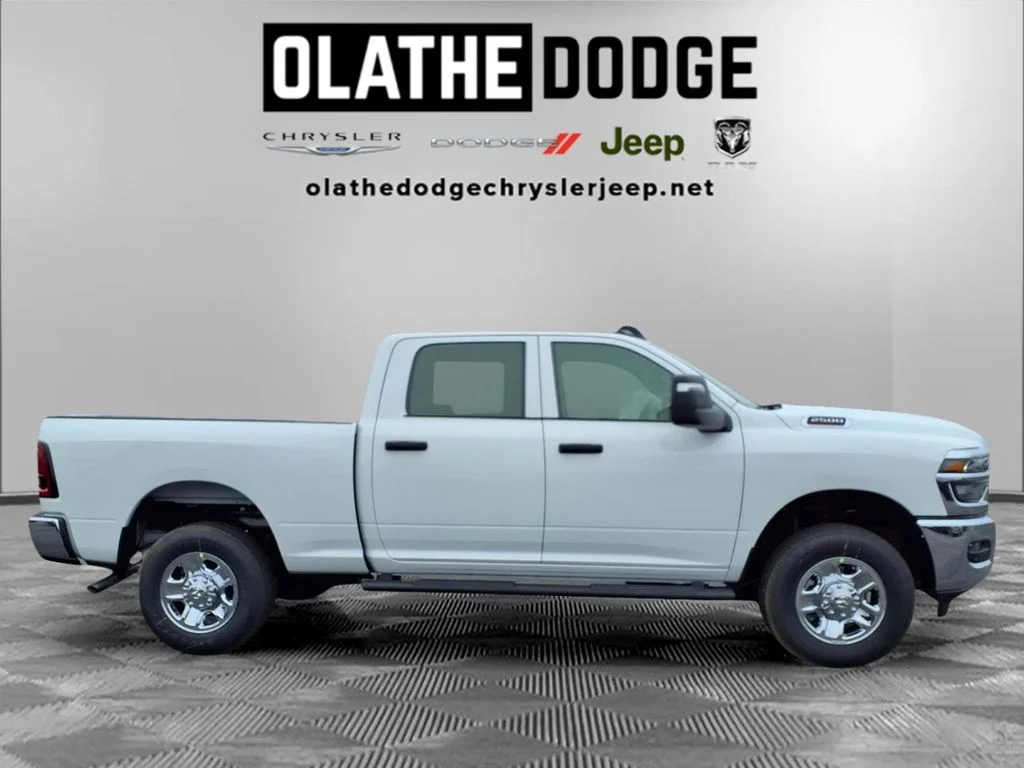 New 2026 Bright White Clear-Coat Exterior Paint RAM Tradesman image 28