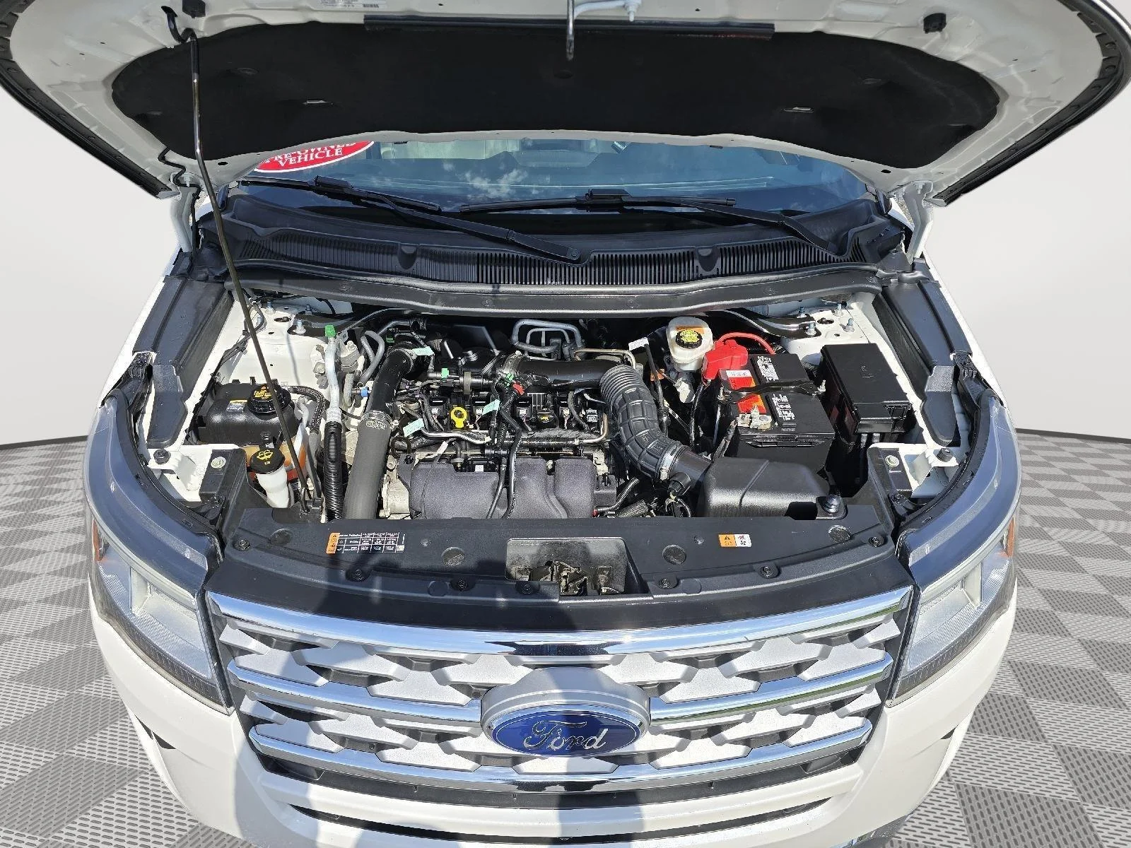 Certified Used 2019 White Platinum Metallic Tri-Coat Ford Limited image 11