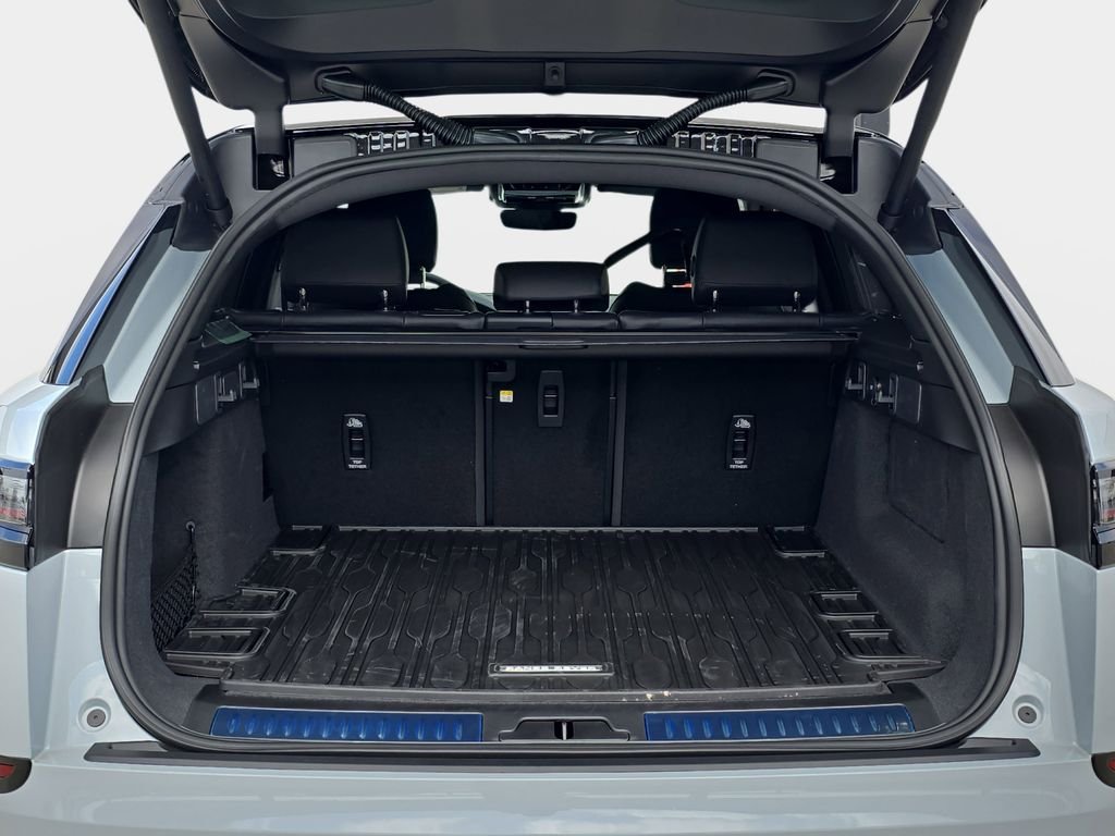New 2026 Arroios Grey Land Rover Dynamic SE image 12