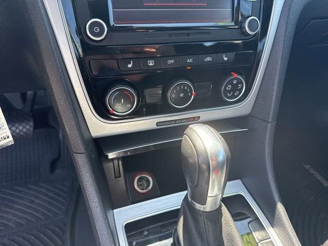Used 2013 Tungsten Silver Metallic Volkswagen 2.5 SE image 25