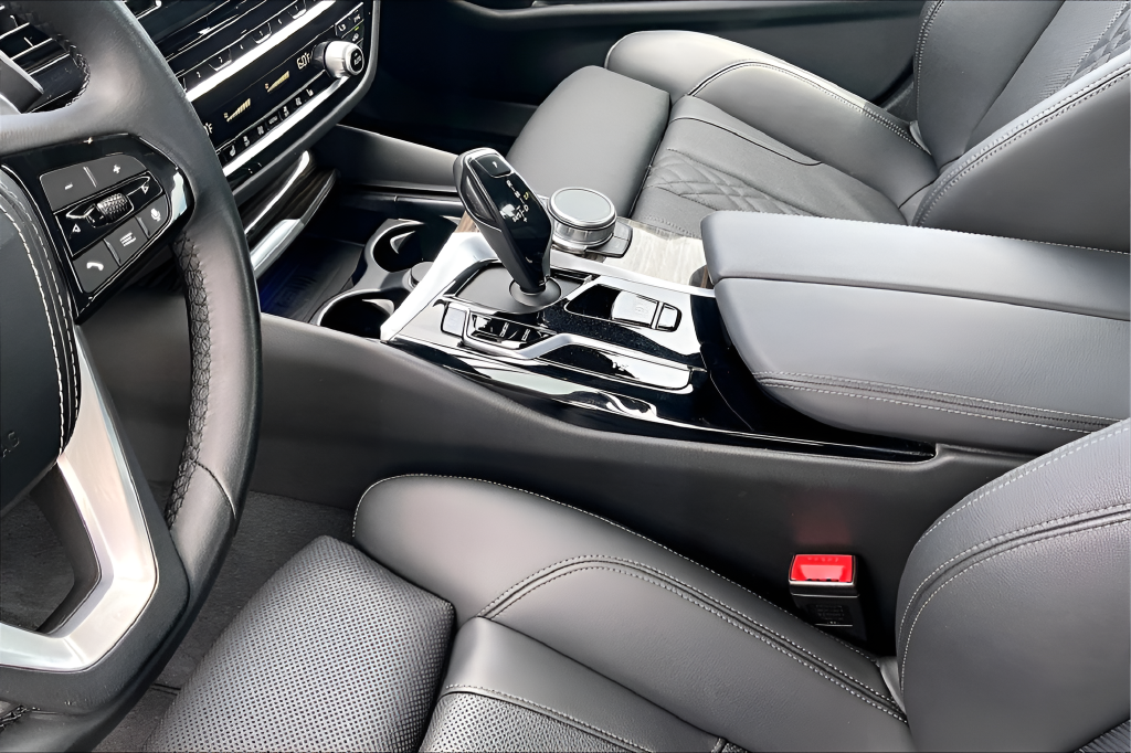 Used 2023 Gray BMW 540i image 14