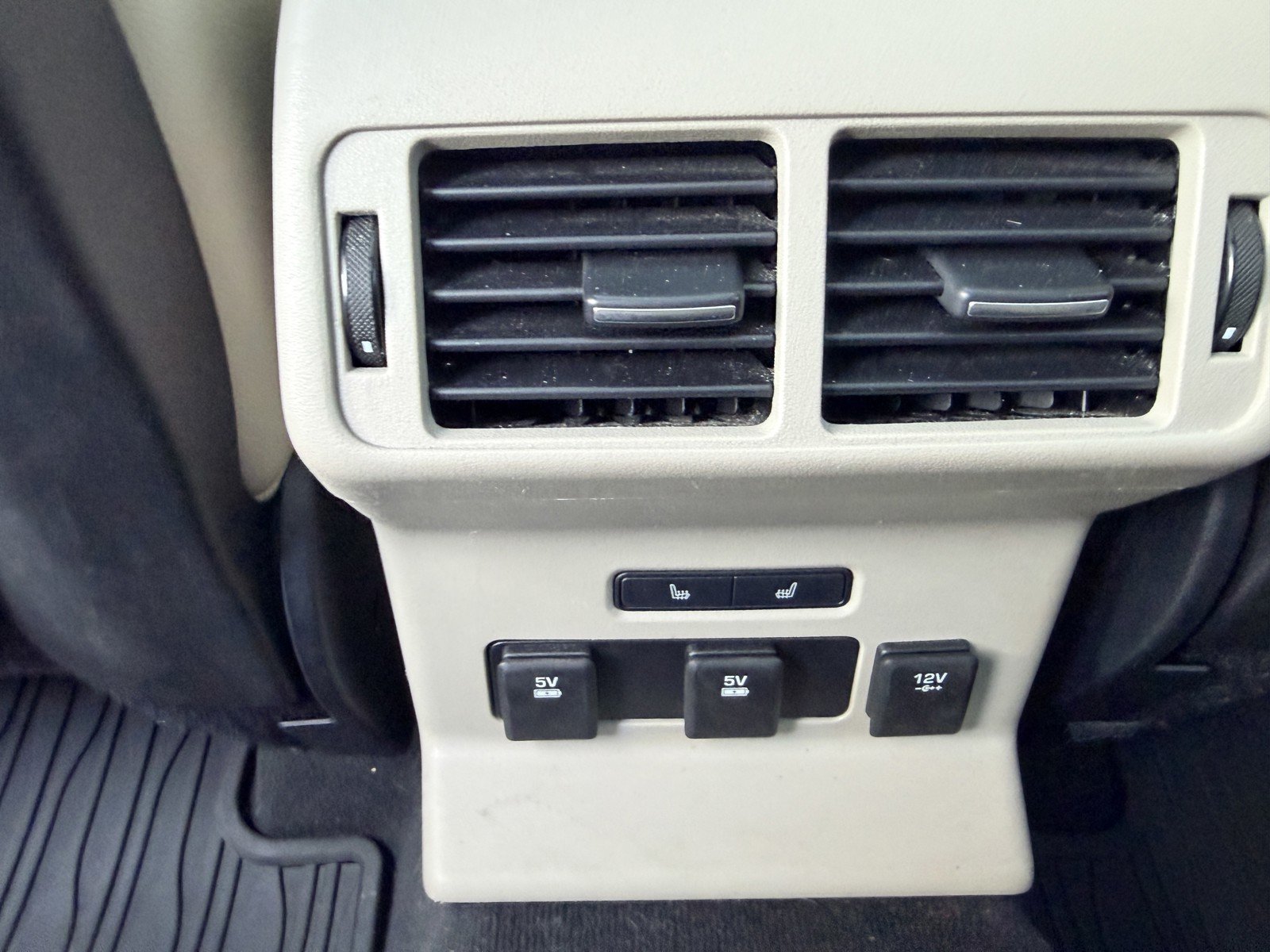 Used 2018 Narvik Black Land Rover S image 17