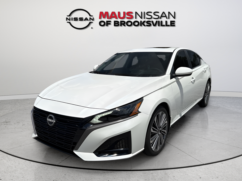 New 2026 White Nissan 2.5 SV image 4