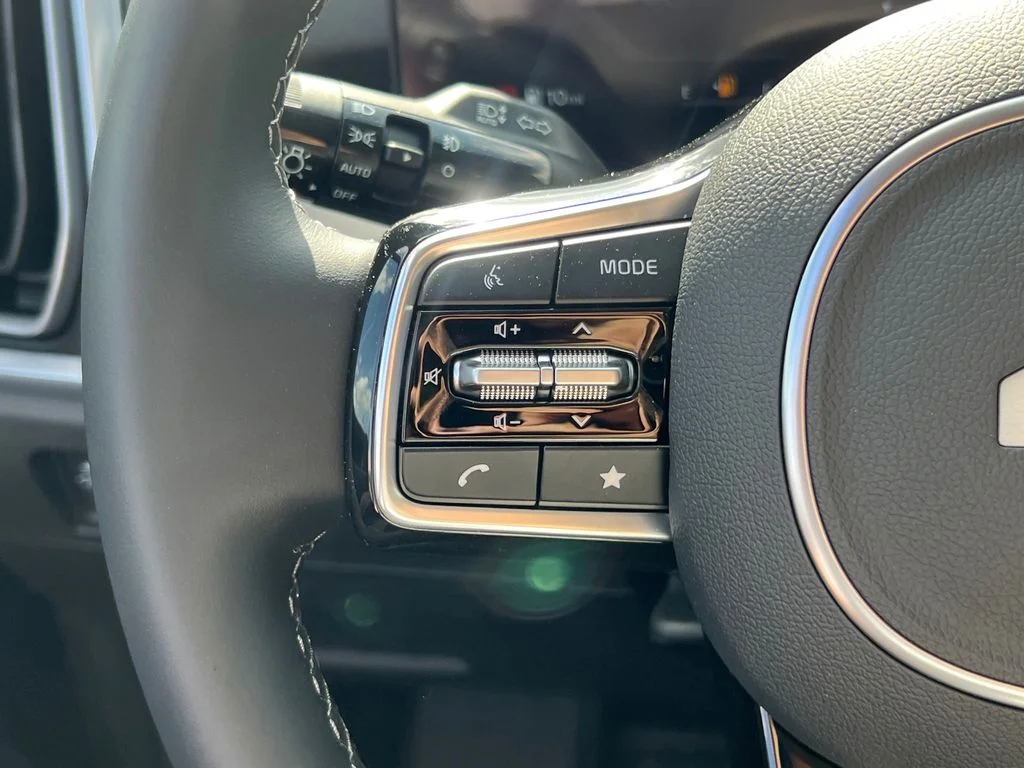 2025 Kia Sorento SX - Photo 21