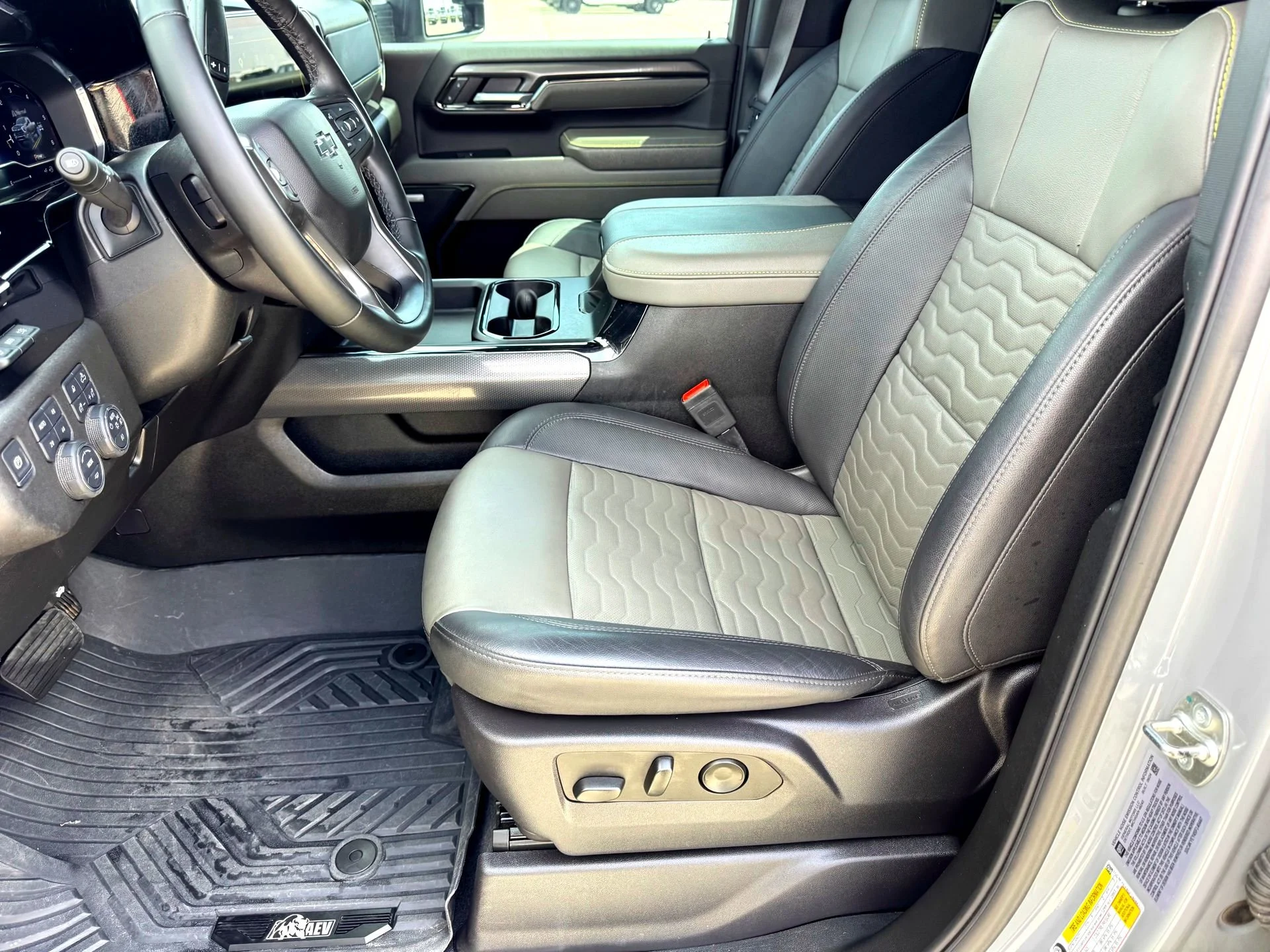 Used 2025 Slate Gray Metallic Chevrolet ZR2 Bison Edition image 14