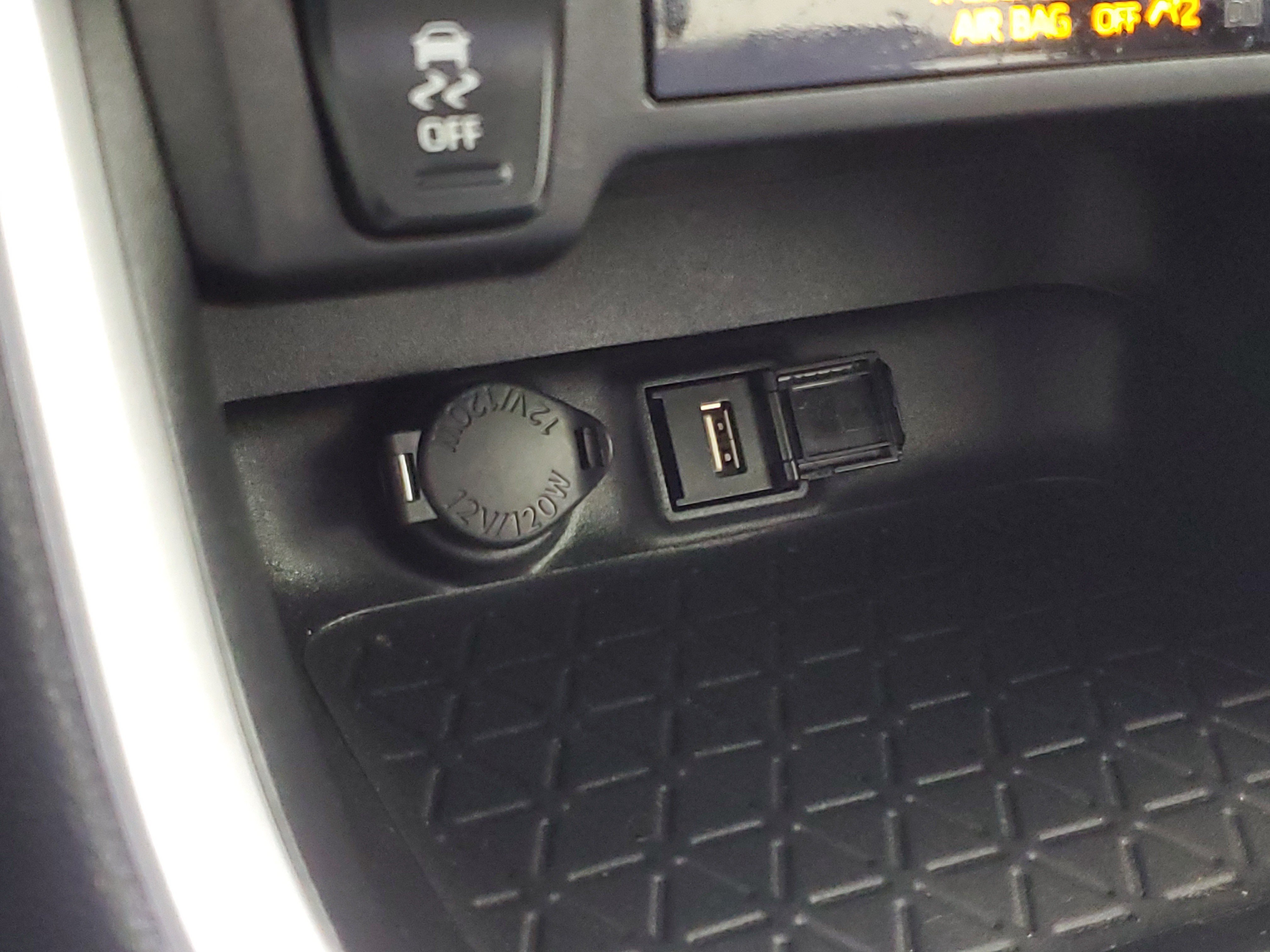 Used 2021 Lunar Rock Toyota XLE Premium image 31