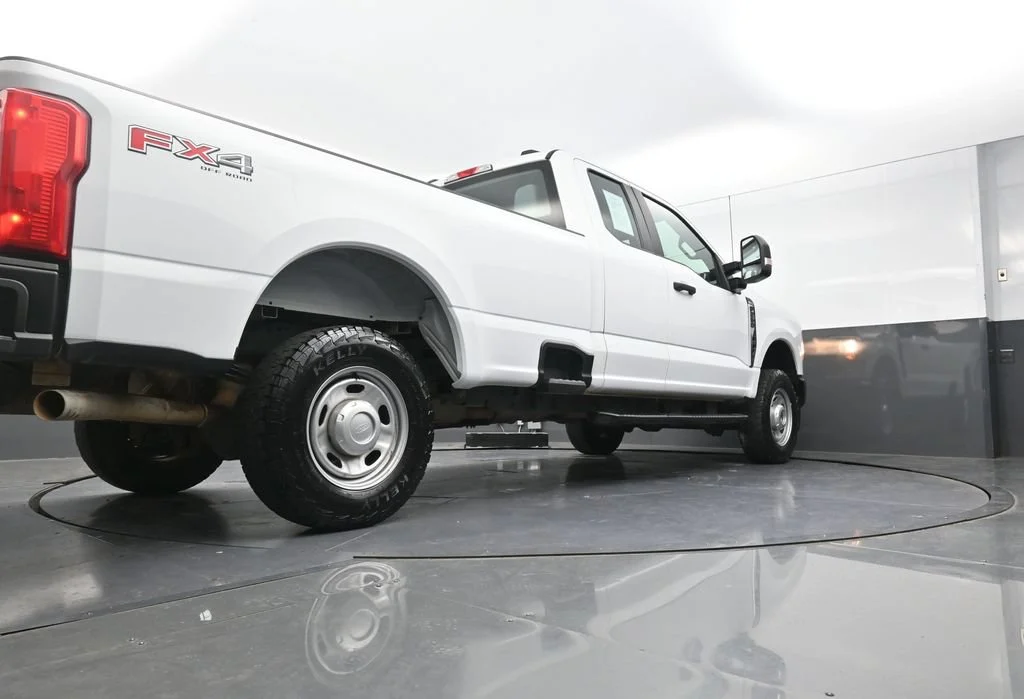 Used 2023 White Ford XL image 27