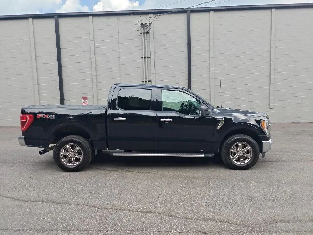 Used 2022 Black Ford XLT image 2