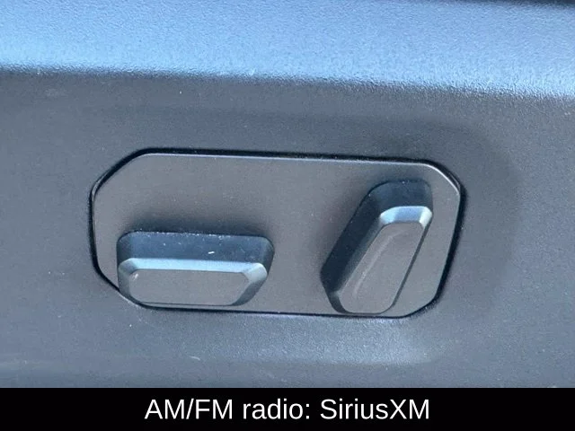 Used 2025 White Jeep Mojave image 17