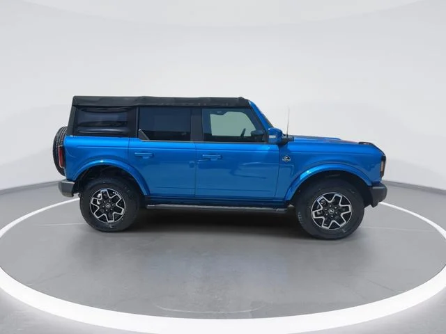 Used 2022 Blue Ford Outer Banks image 8