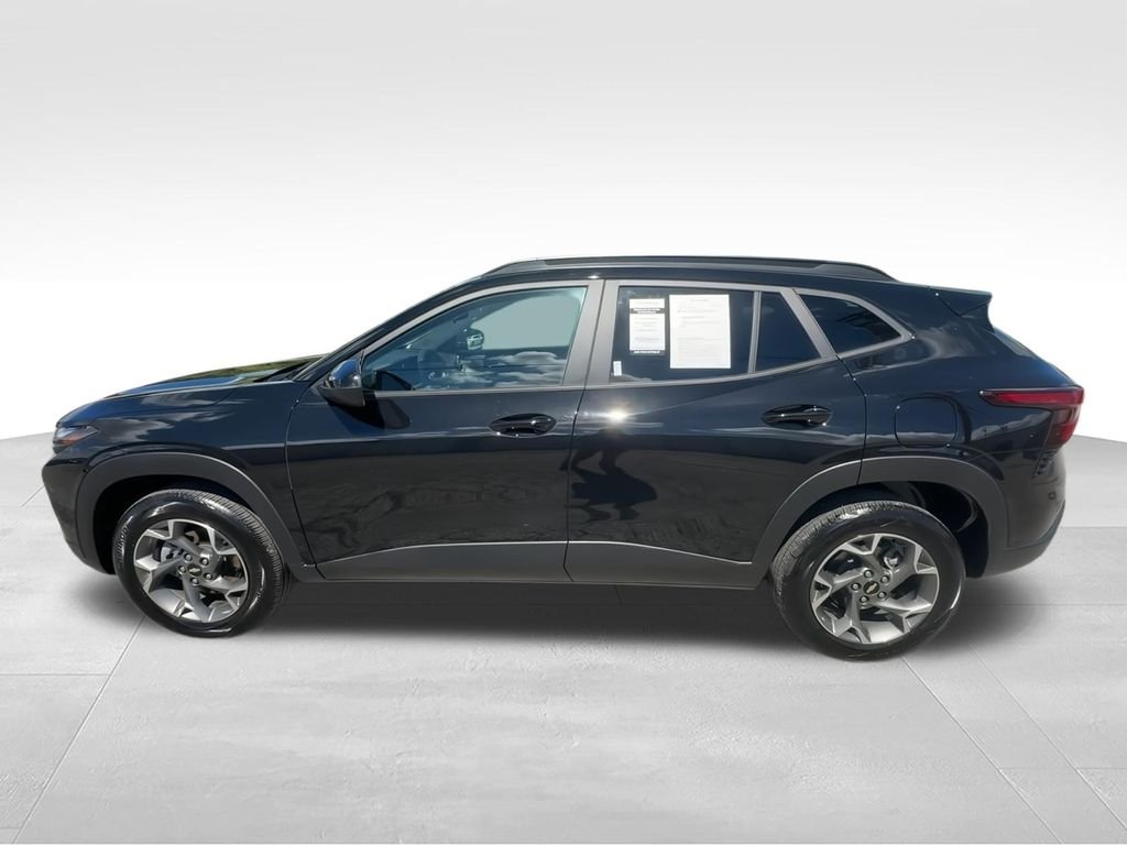 Used 2025 Black Chevrolet LT image 5