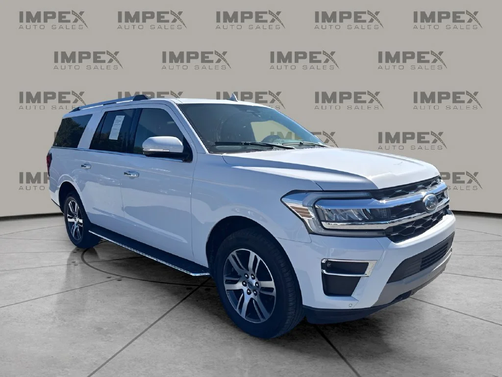Used 2023 White Ford Limited image 7