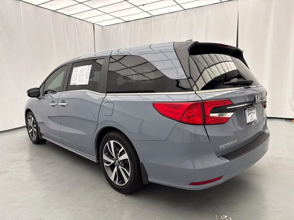 Certified Used 2023 Sonic Gray Pearl Honda Touring image 5