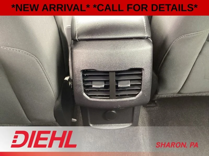 Used 2020 Red Ford SE image 18