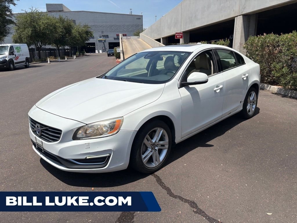Used 2015  Volvo T5 Premier image 1