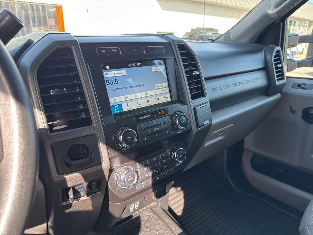 Used 2019 White Ford XL image 47