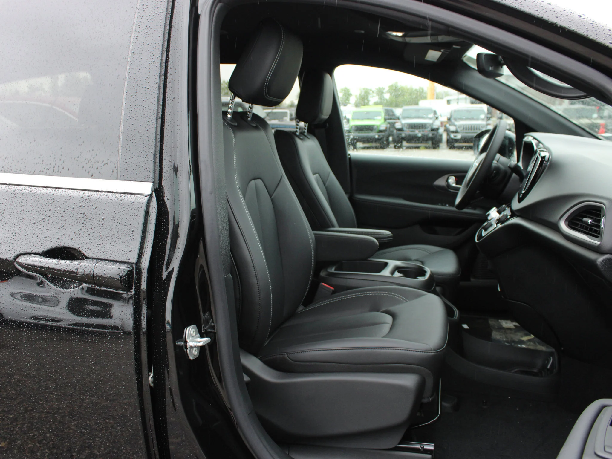 Used 2025 Black Chrysler SXT*, Heated Leather, Remote Start, Apple CarPlay image 13