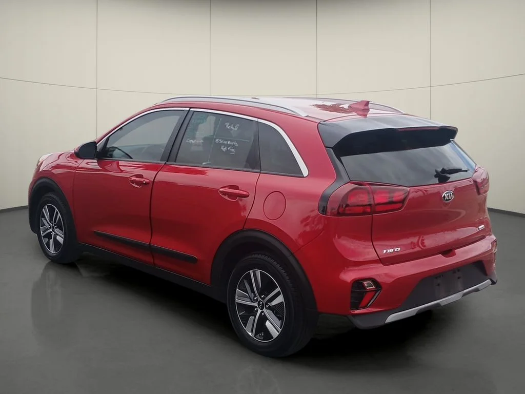 Used 2021 Red Kia LXS image 5