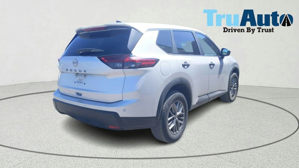 Used 2024 Silver Nissan S image 6