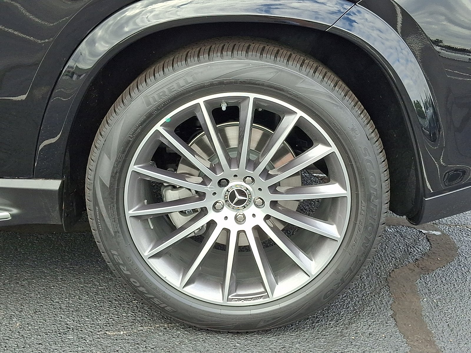 New 2027 Obsidian Black Metallic Mercedes-Benz GLE 450 image 7