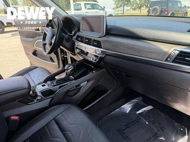 Used 2022 Ebony Black Kia SX image 42