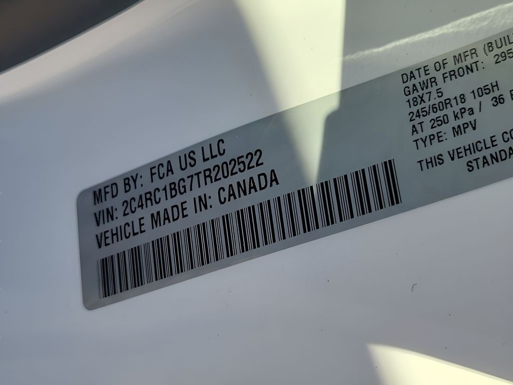 New 2026 Bright White Clear-Coat Exterior Paint Chrysler Select image 45