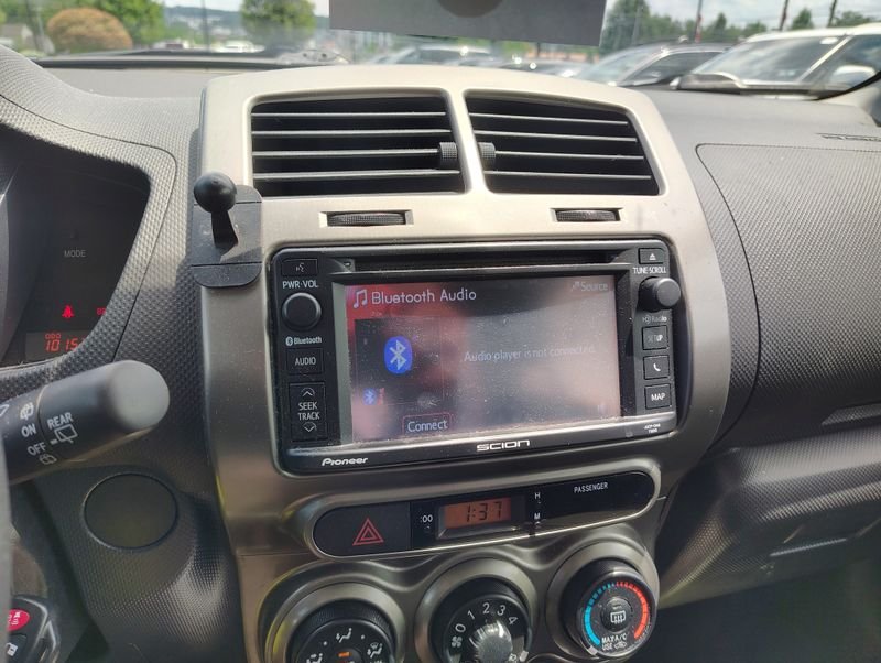 Used 2013 Blue Scion Base image 12