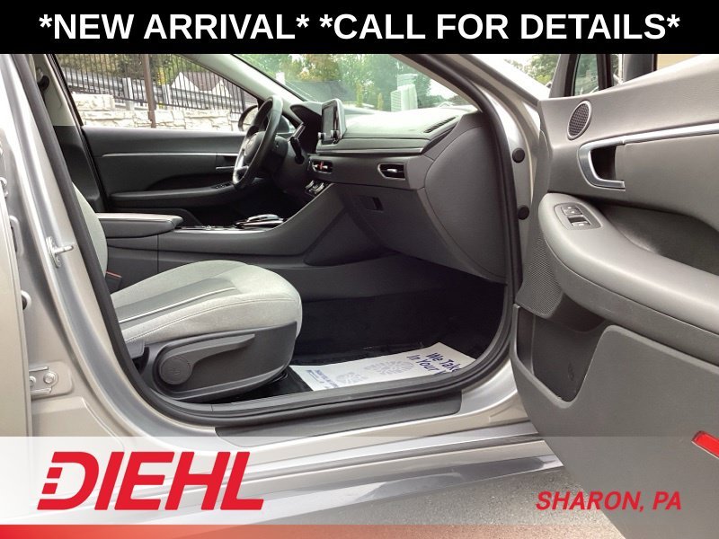 Used 2021 Silver Hyundai SEL image 12