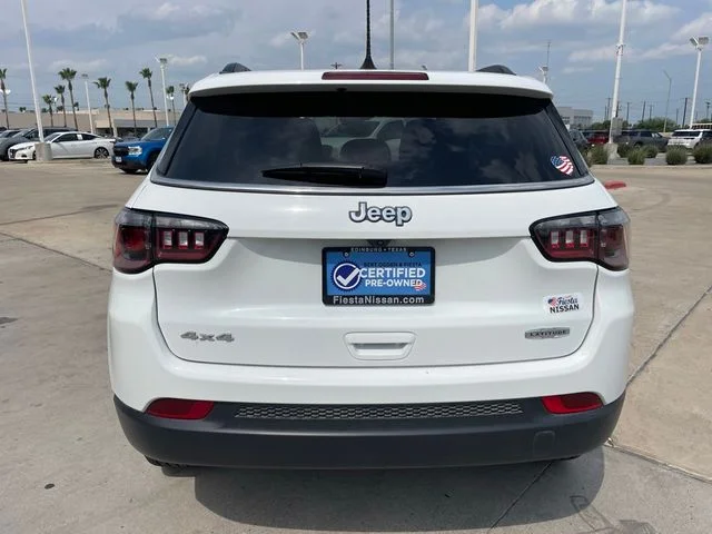 Used 2025 White Jeep Latitude image 4