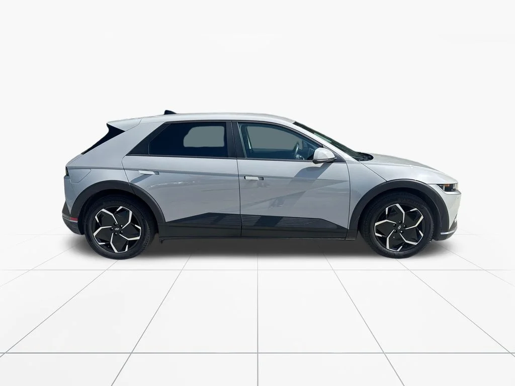 Used 2023 Cyber Gray Hyundai SEL image 9