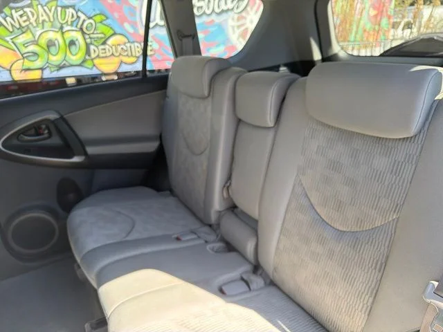 Used 2010 Silver Toyota Base image 19