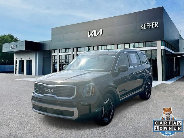 Certified Used 2024 Green Kia S image 1