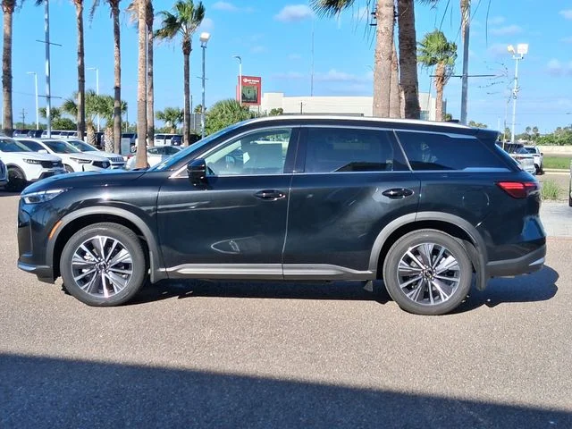 New 2027 MINERAL BLACK INFINITI Luxe FWD image 3