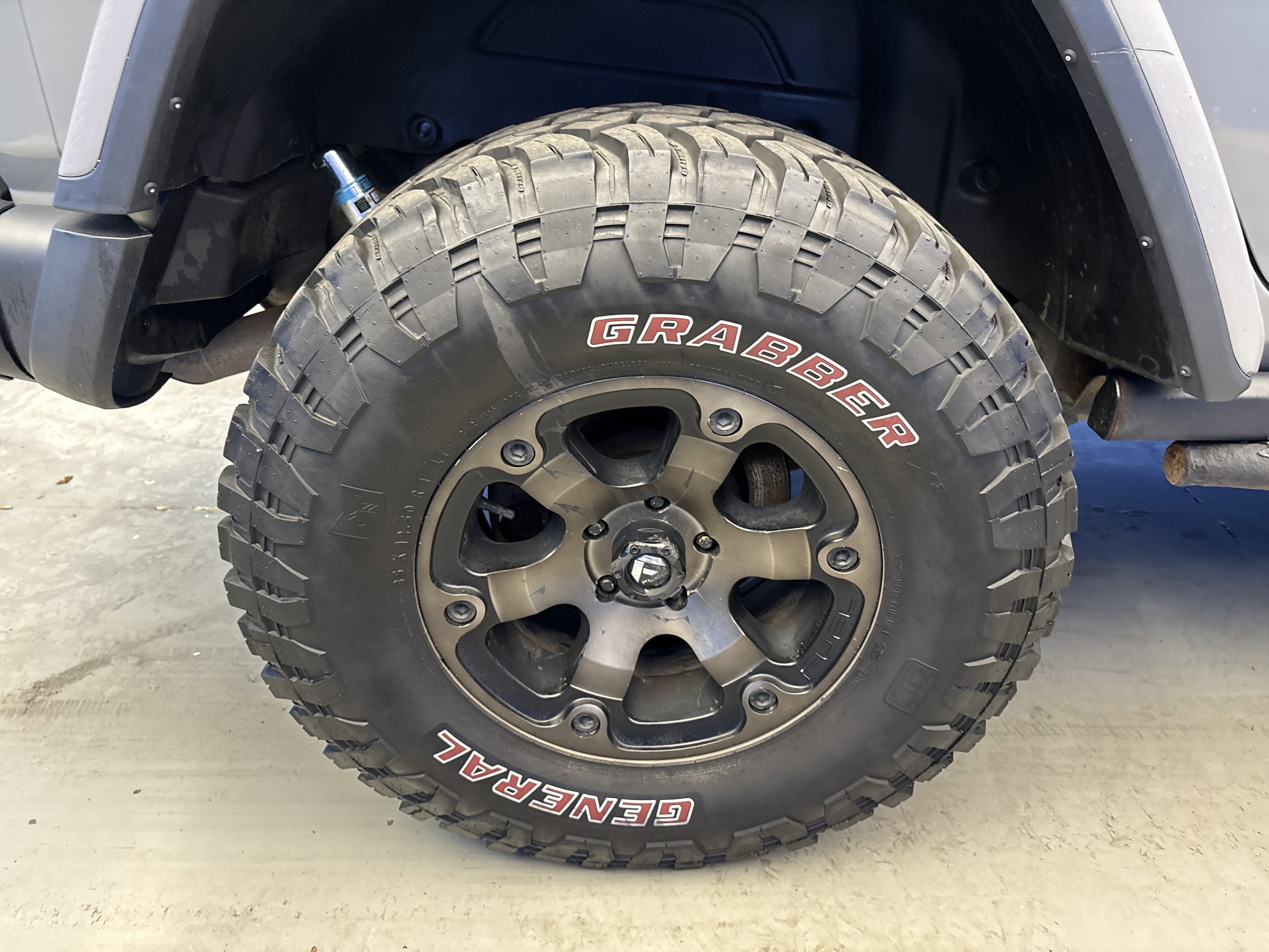 Used 2018 Gray Jeep Rubicon image 8