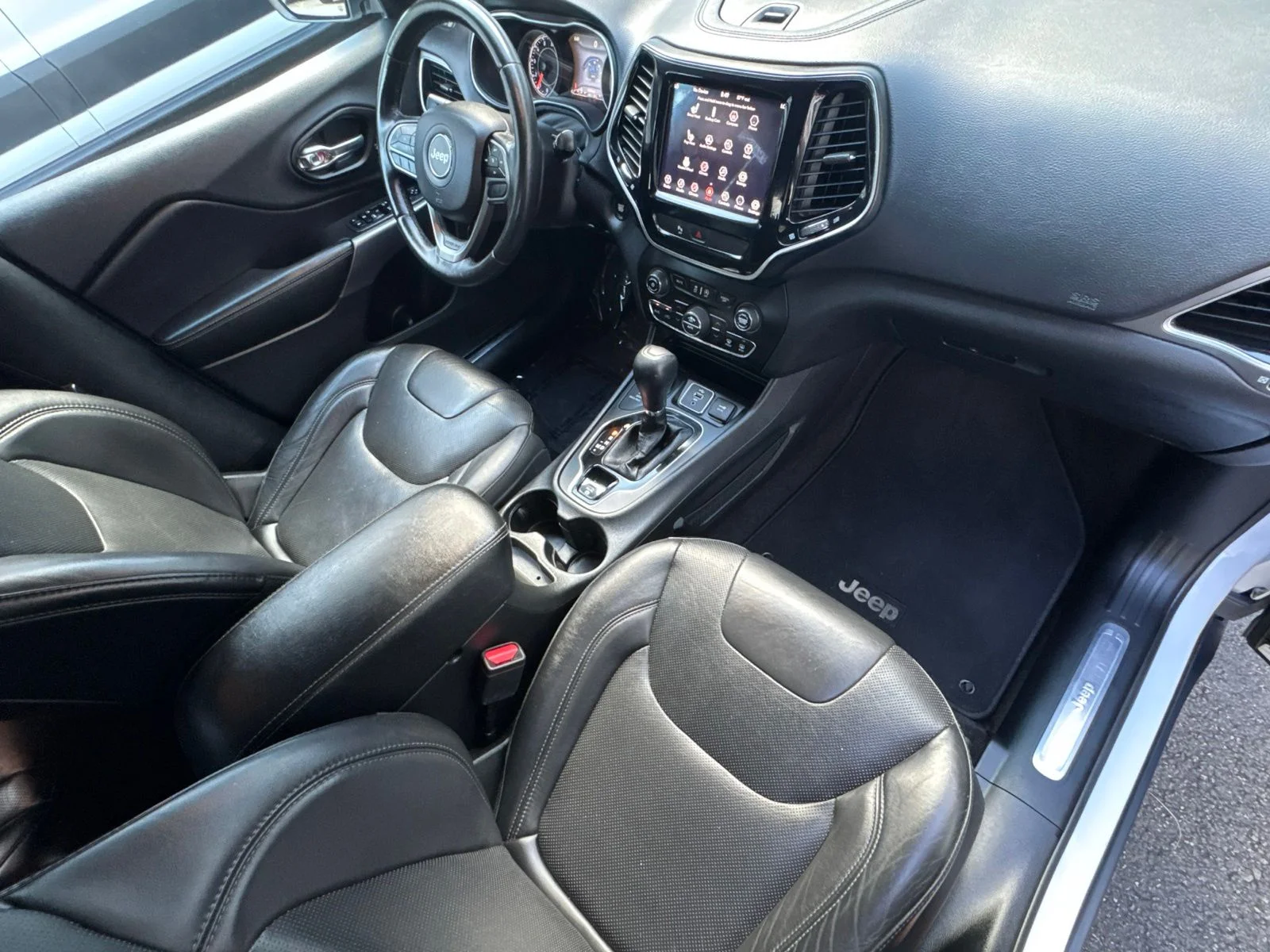 Used 2019 Bright White Clearcoat Jeep Limited image 40