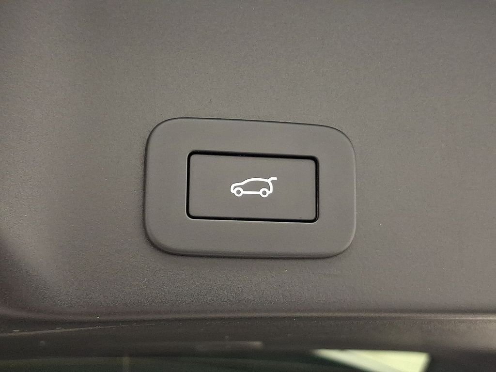 Certified Used 2026 Seoul Pearl Silver Met Land Rover Dynamic image 30