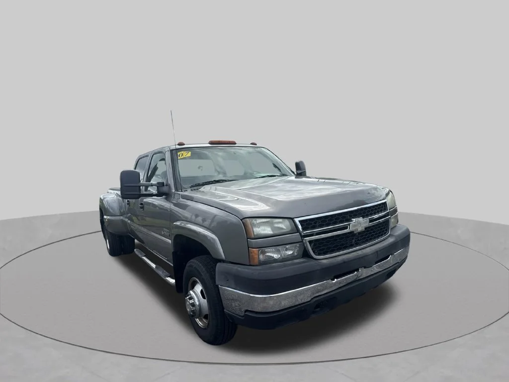 Used 2007 Graystone Metallic Chevrolet LT image 4