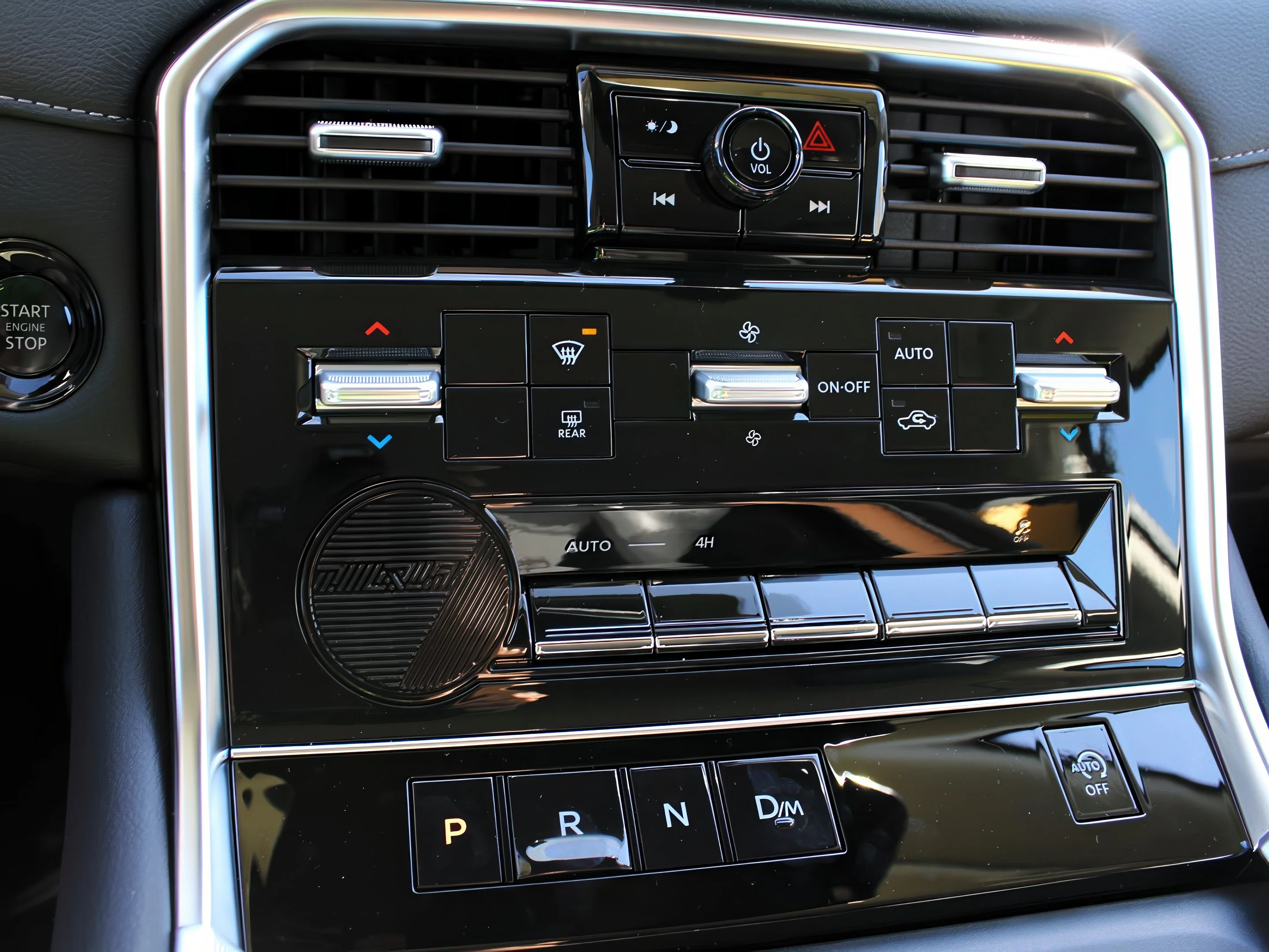 2026 Nissan Armada SV - Photo 23