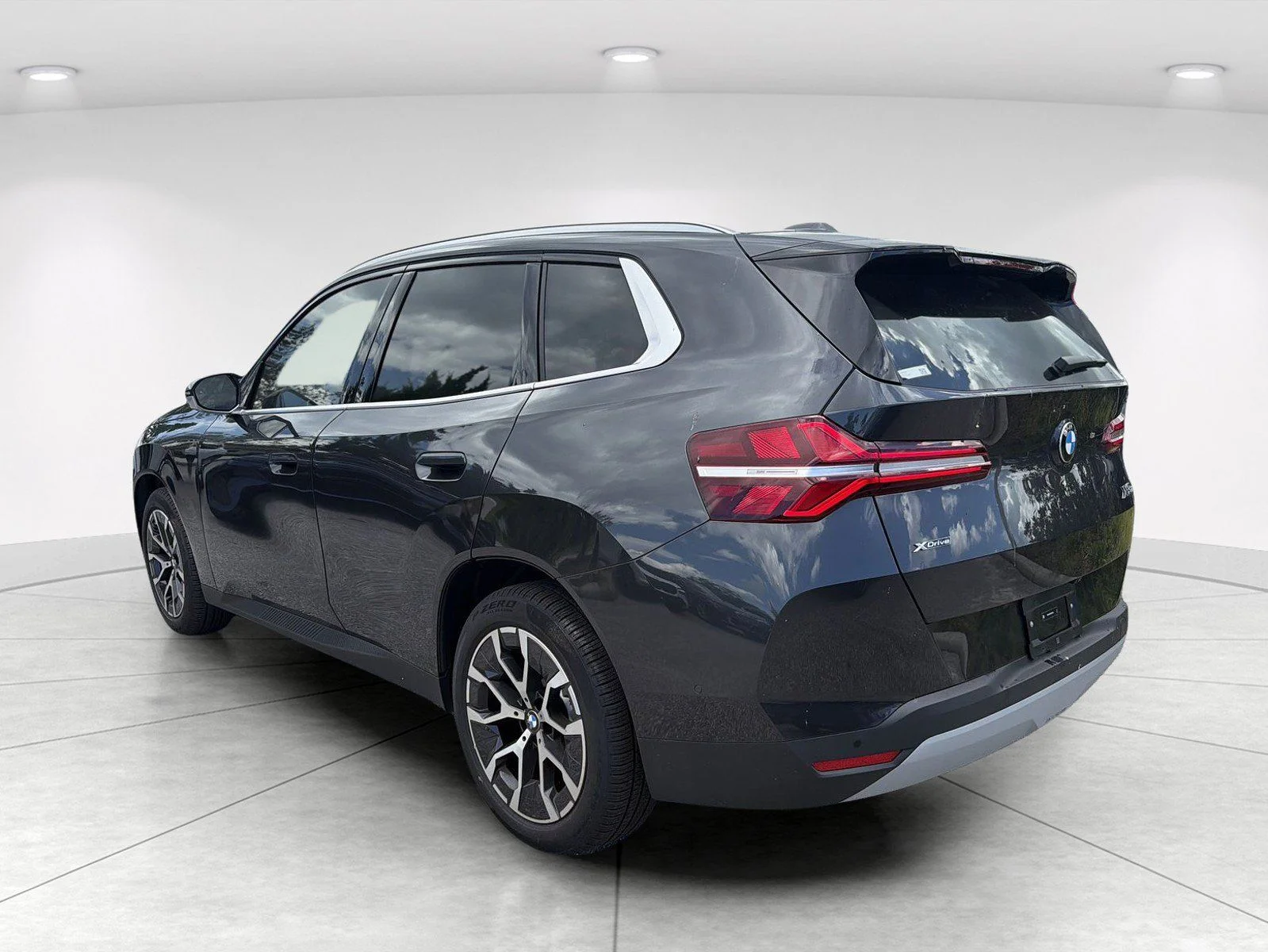 New 2026 Dark Graphite Metallic BMW 30 xDrive image 6