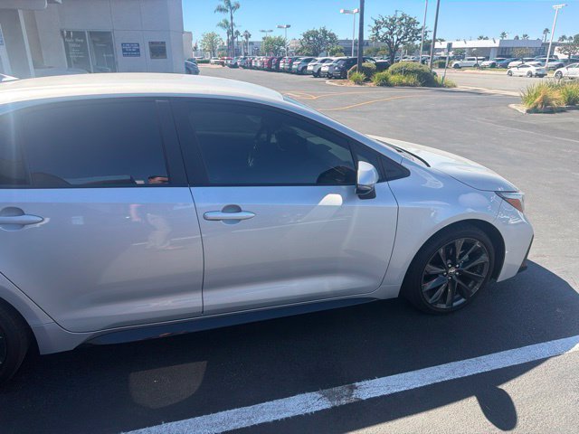 Used 2025 Classic Silver Metallic Toyota SE image 6