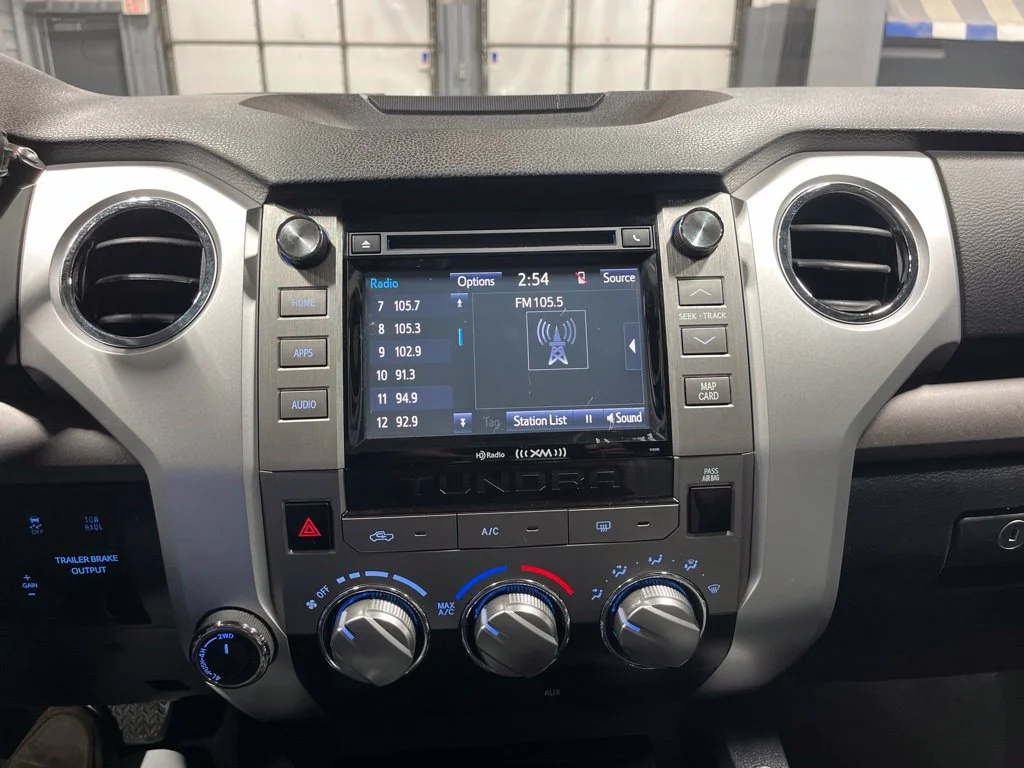 Used 2019 Midnight Black Metallic Toyota SR5 image 24