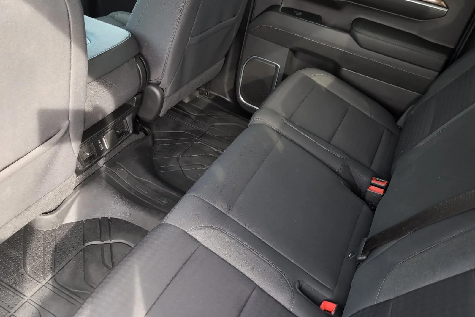 Used 2023 STERLING GRAY METALLIC Chevrolet RST image 13