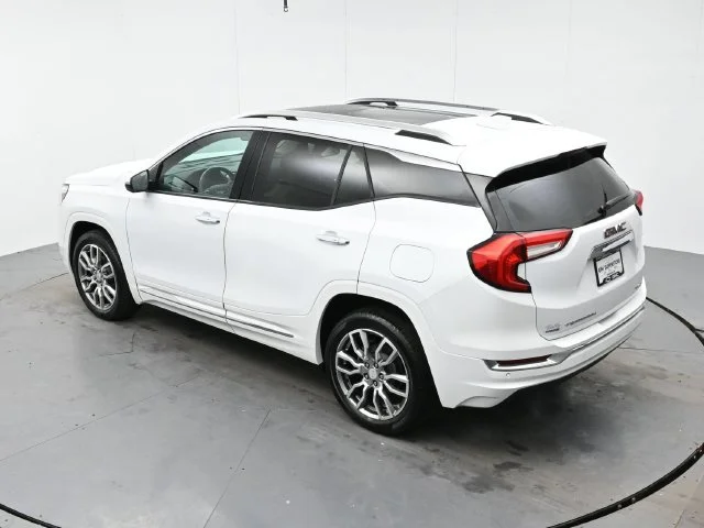 Used 2023 SUMMIT WHITE GMC Denali image 40